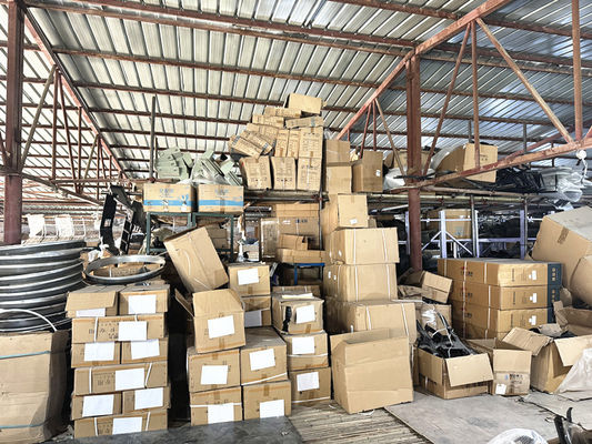 Shacman Ağır Kamyon yedek parçaları orijinal hidrolik kabin kilidi DZ13241440085 DZ13241440090 Fabrika fiyatı