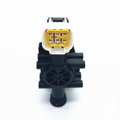 3500 mm Dingil Mesafeli Ağır Hizmet Tipi Çekici Kamyon, 11.00R20/12.00R20/12R22.5/315/80R22.5 Lastik Ebadı ve 600L+300L Yakıt Kapasitesi